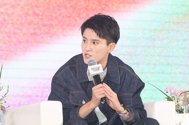 打屁股主人丨vk实拍