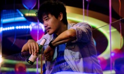 亚洲欧美在线一区